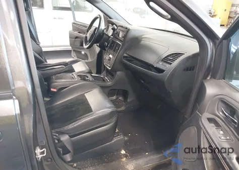 2016 Dodge Grand Caravan Sxt z USA, uszkodzony, nr VIN 2C4RDGCG7GR236738